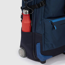 Corner 2.0 travel bag with wheels made of recycled fabric Blue