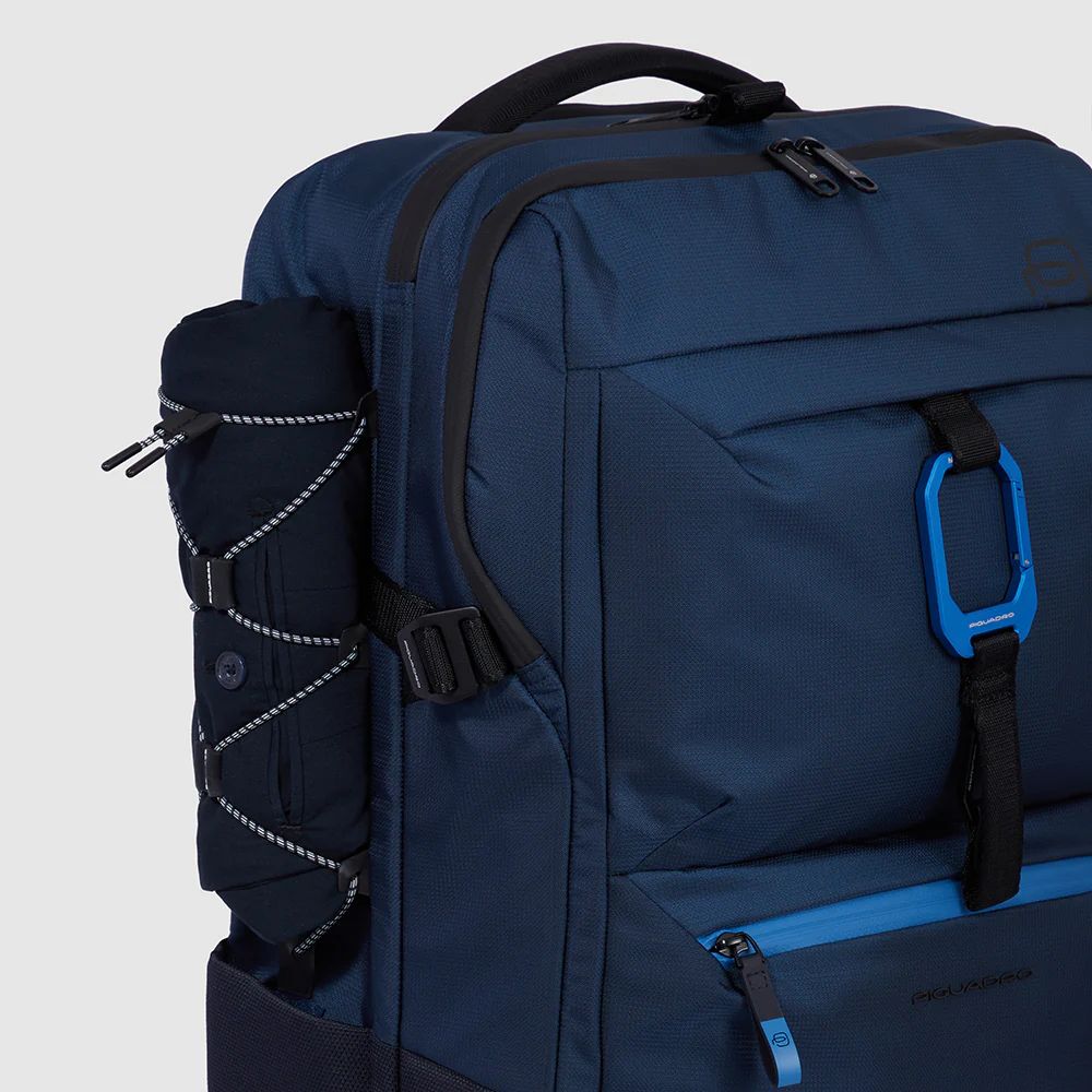 Corner 2.0 suitcase with laptop compartment 17.3 inches blue