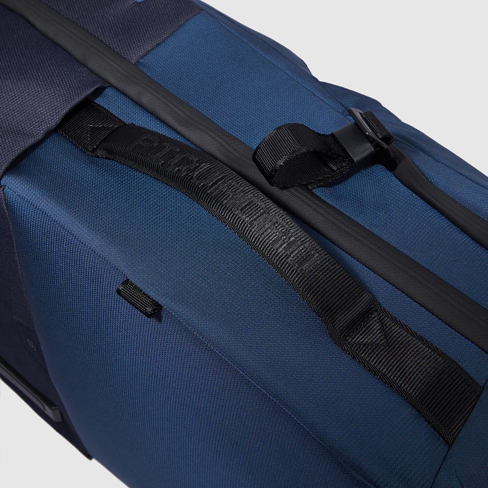 Corner 2.0 suitcase with laptop compartment 17.3 inches blue